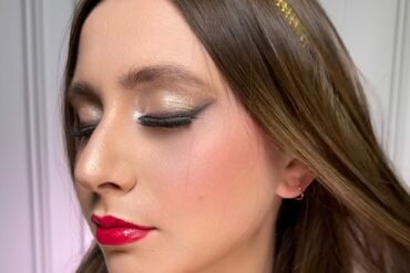 Soft makeup